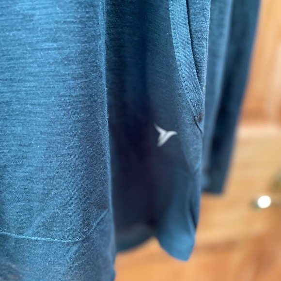Old Navy Active hoodie - Picture 2 of 4